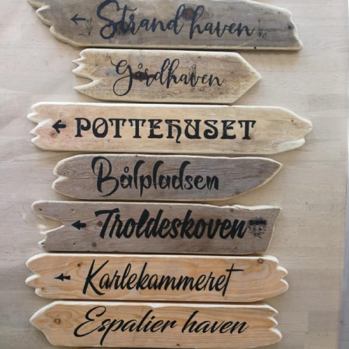 skilt træ print navneskilte